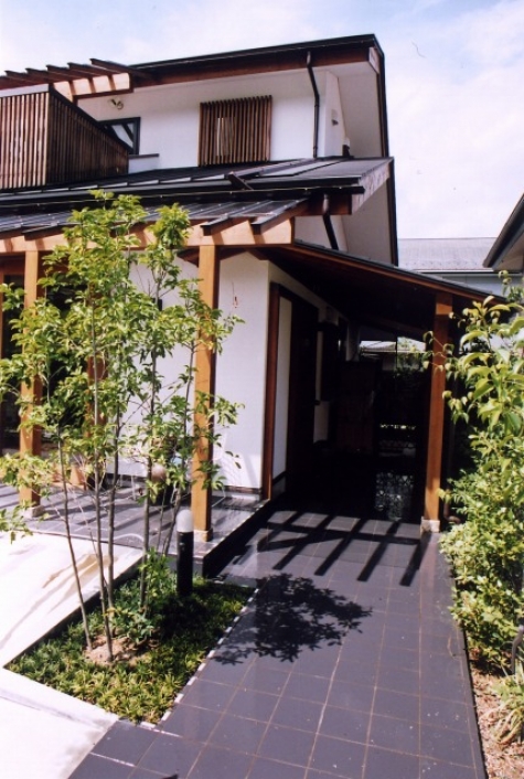 垂木・母屋を表わした日本家屋